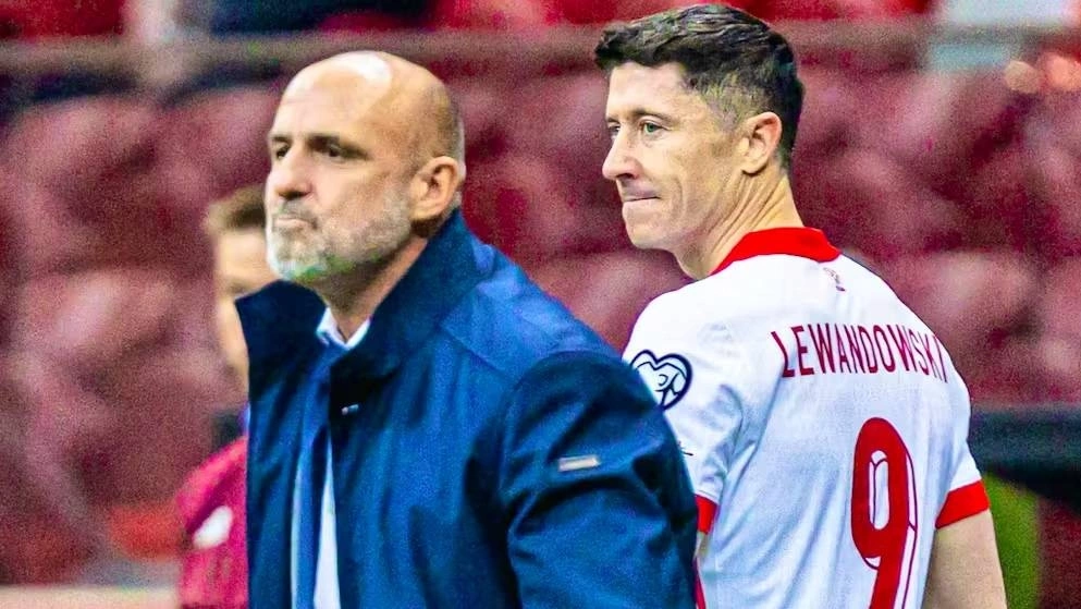 huấn luyện viên ba lan từ chức ảnh đại diện